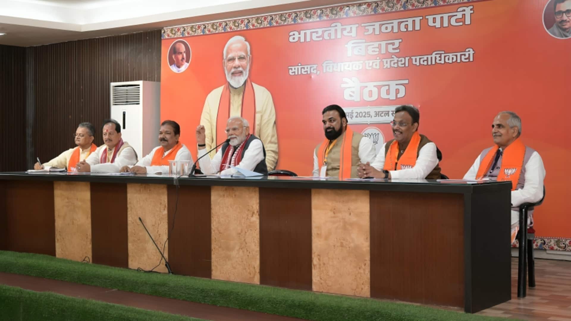 नरेंद्र मोदी का भाजपा नेताओं को साफ संदेश, कहा- टिकट वितरण में जमींदारी प्रथा नहीं चलेगी