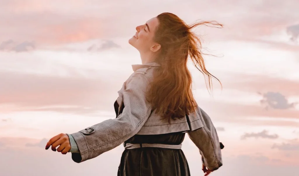 બ્રેકઅપ પછી હીલિંગ. શું હૃદય બ્રેકઅપ દ્વારા તૂટી ગયું છે? તમારી જાતને ફરીથી કેવી રીતે હેન્ડલ કરવું તે જાણો, કર્કશ કરો અને આગળ વધો