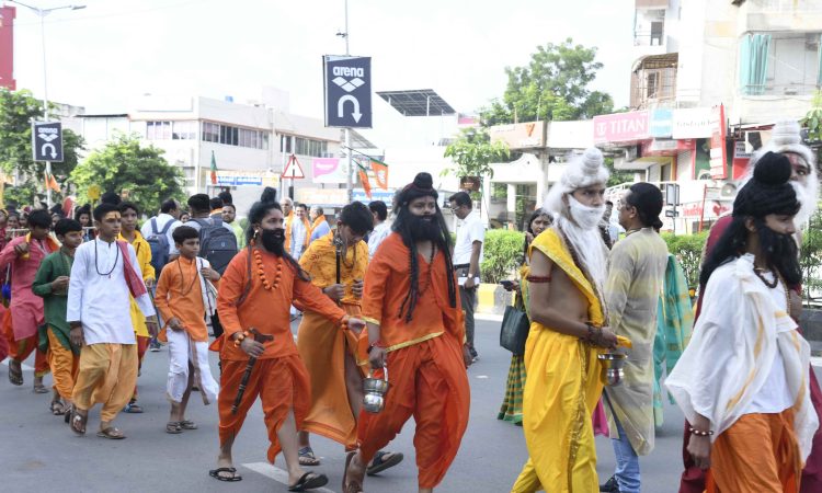 ‘વિશ્વ સંસ્કૃત દિન’ની ઉજવણી અંતર્ગત અમદાવાદમાં ‘સંસ્કૃત ગૌરવ યાત્રા’ યોજાઈ