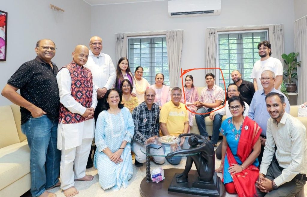 મૃતબહેનના અંગદાનવાળા હાથથી મુસ્લિમ તરૂણીએ હિન્દુ ભાઈને રાખડી બાંધી