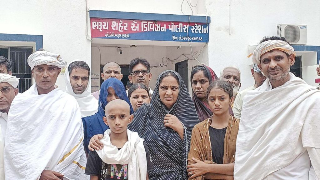 અજાણ્યા ઈસમોએ યુવકના હાથ પગ બાંધી નિર્દયતાથી હત્યા કરીઃ પરિવારજનોની...