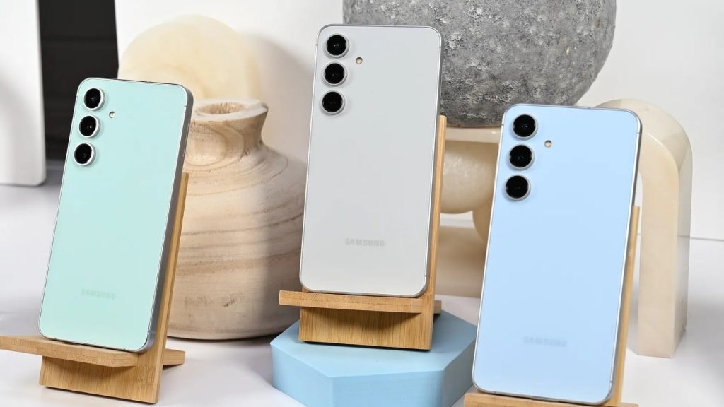 Samsung के इस बेस्ट सेलिंग फ्लैगशिप फोन को 25000 रुपये से ज्यादा में खरीदना चाहते...