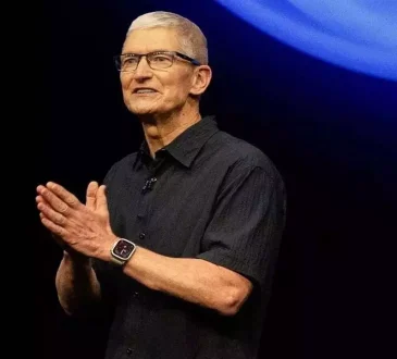 टिम कुक ने AI को इंटरनेट से भी बड़ी क्रांति बताया: Apple आक्रामक रुख़ के लिए तैयार