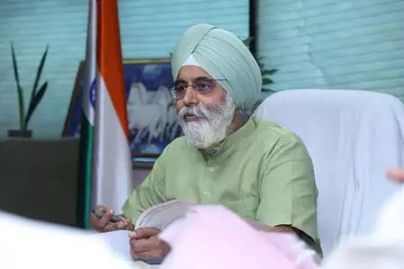 हर व्यक्ति को एक पौधा जरूर लगाना चाहिए: राजा इकबाल