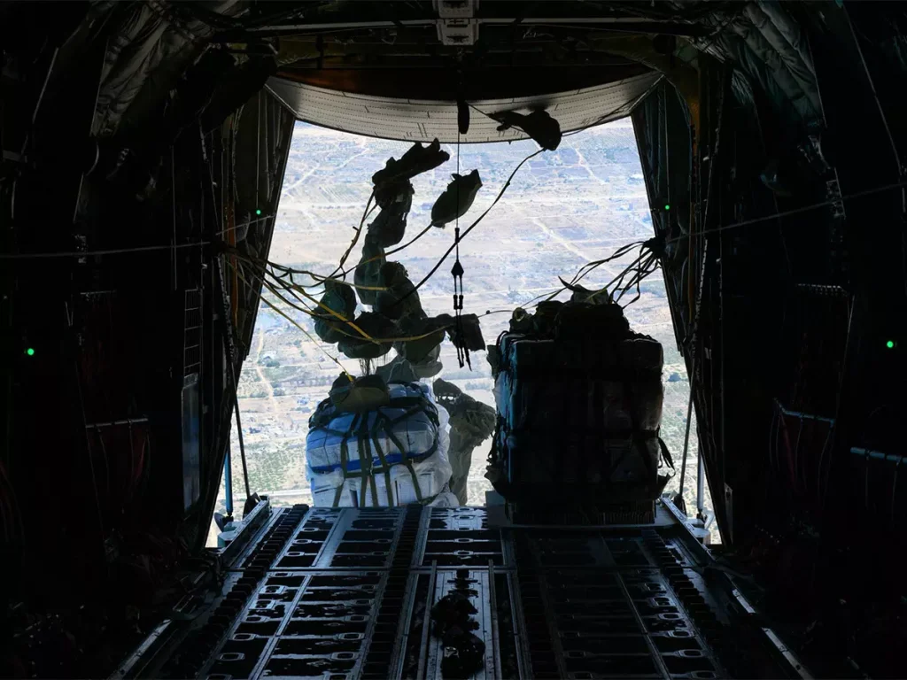 कनाडा ने गाजा में पहली बार मानवीय सहायता पहुंचाई