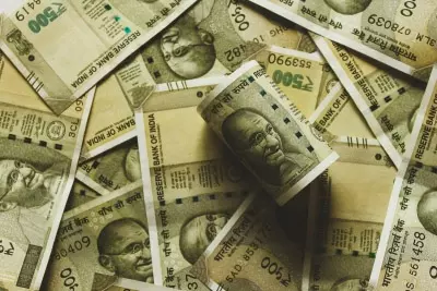 एटीएम से 500 रुपए के नोटों की सप्लाई बंद करने का कोई प्रस्ताव नहीं : केंद्र