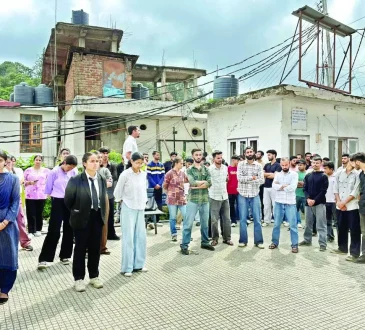 सोलन में सरकार की जॉब ट्रेनी नीति का किया विरोध