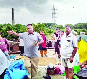 सतपाल रायजादा ने लिया गांवों का जायजा