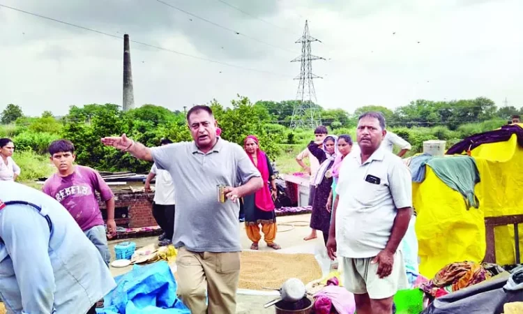 सतपाल रायजादा ने लिया गांवों का जायजा