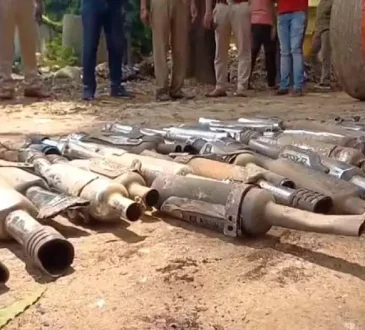 भद्रक पुलिस ने मॉडिफाइड साइलेंसर वाली बाइकों पर कार्रवाई की
