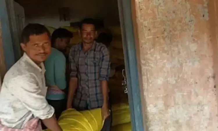 बोलांगीर में उर्वरक की अवैध बिक्री से किसानों में आक्रोश