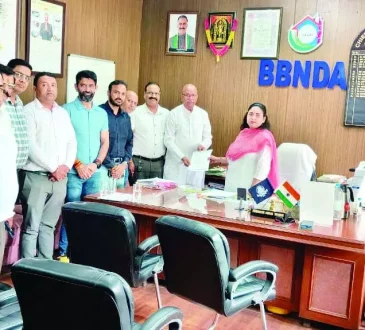 बदहाल सडक़ों पर लघु उद्योग भारती ने उठाई आवाज