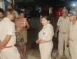 बदमाशों ने बम फेंककर 10 लाख रुपये से अधिक के आभूषण लूटे