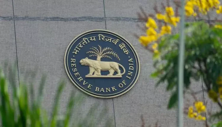 RBI अगस्त में ब्याज दरों में कटौती पर रोक लगाएगा