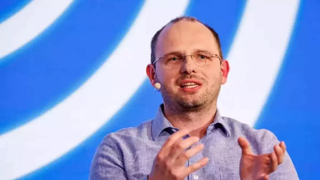 GitHub के सीईओ: AI को अपनाएँ या अप्रासंगिकता का जोखिम उठाएँ, सॉफ़्टवेयर डेवलपर्स को चेतावनी