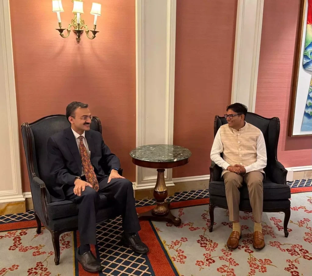 वित्तमंत्री ओपी चौधरी ने वाशिंगटन डी.सी. में मिनिस्टर आशुतोष जिंदल से की मुलाकात