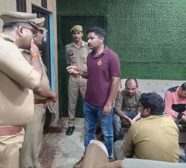रेस्टोरेंट में सेक्स रैकेट का खुलासा, 4 युवती और 6 युवक गिरफ्तार | Sex racket busted in a restaurant, 4 girls and 6 boys arrested |  रेस्टोरेंट में सेक्स रैकेट का खुलासा, 4 युवती और 6 युवक गिरफ्तार