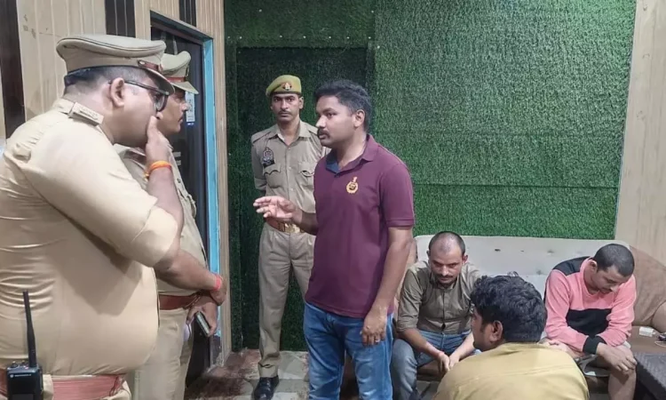 रेस्टोरेंट में सेक्स रैकेट का खुलासा, 4 युवती और 6 युवक गिरफ्तार | Sex racket busted in a restaurant, 4 girls and 6 boys arrested | रेस्टोरेंट में सेक्स रैकेट का खुलासा, 4 युवती और 6 युवक गिरफ्तार