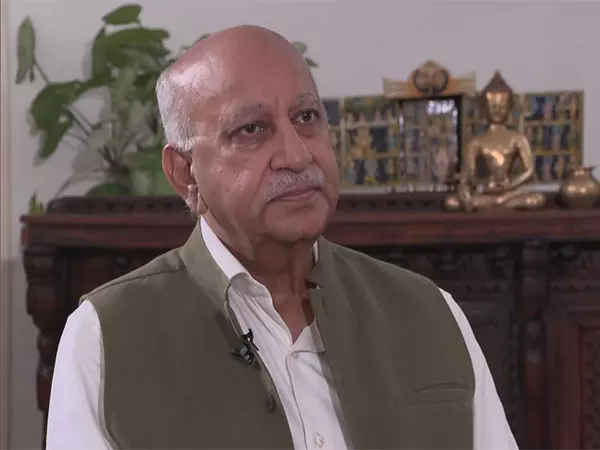 अमेरिकी टैरिफ पर एमजे अकबर की प्रतिक्रिया: भारत ने कोई कानून नहीं तोड़ा | MJ Akbar reacts to US tariffs: India has not broken any law
