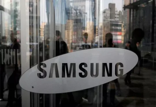 एप्पल चिप सौदे से सैमसंग इलेक्ट्रॉनिक्स के शेयरों में तेजी | Samsung Electronics shares rise on Apple chip deal