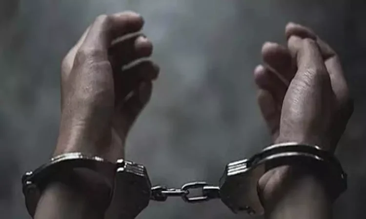 अमेरिकी सैन्य अड्डे पर पाँच लोगों को गोली मारने के बाद सेना के सार्जेंट को हिरासत में लिया गया
