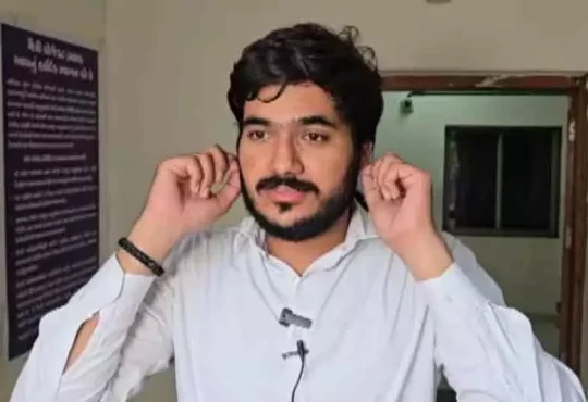 बर्थडे बॉय को उठक-बैठक की सजा, तलवार से केक काटते वीडियो हुआ था वायरल | Birthday boy...