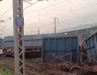 दो मालगाड़ियों की टक्कर, दर्जनों डिब्बे पटरी से उतरे | Two freight trains collided in Saraikela, Jharkhand,...