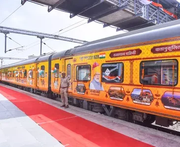 भारतीय रेलवे पैसेंजर रिजर्वेशन सिस्टम को कर रहा अपग्रेड, एक लाख टिकट प्रति मिनट संभालने की होगी क्षमता | Indian Railways is upgrading the passenger reservation system, it will have the capacity to handle one lakh tickets per minute | भारतीय रेलवे पैसेंजर रिजर्वेशन सिस्टम को कर रहा अपग्रेड, एक लाख टिकट प्रति मिनट संभालने की होगी क्षमता