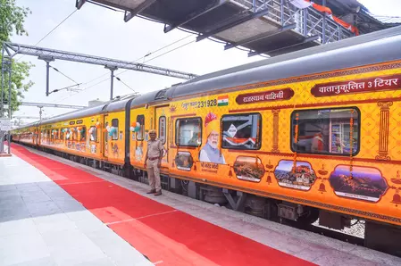 भारतीय रेलवे पैसेंजर रिजर्वेशन सिस्टम को कर रहा अपग्रेड, एक लाख टिकट प्रति मिनट संभालने की होगी क्षमता | Indian Railways is upgrading the passenger reservation system, it will have the capacity to handle one lakh tickets per minute | भारतीय रेलवे पैसेंजर रिजर्वेशन सिस्टम को कर रहा अपग्रेड, एक लाख टिकट प्रति मिनट संभालने की होगी क्षमता