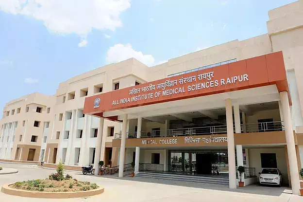 रायपुर एम्स पहुंच रहे तो 2 दिन बाद मिलेंगे डॉक्टर, भारी अव्यवस्था | If you reach Raipur AIIMS, you will get a doctor after 2 days, there is huge chaos | रायपुर एम्स पहुंच रहे तो 2 दिन बाद मिलेंगे डॉक्टर, भारी अव्यवस्था