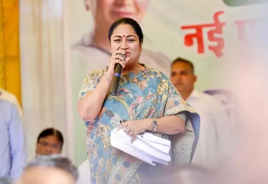 दिल्ली की मुख्यमंत्री रेखा गुप्ता ने अप्रयुक्त श्रम कोष और कम श्रमिक लाभ पर आप की आलोचना की