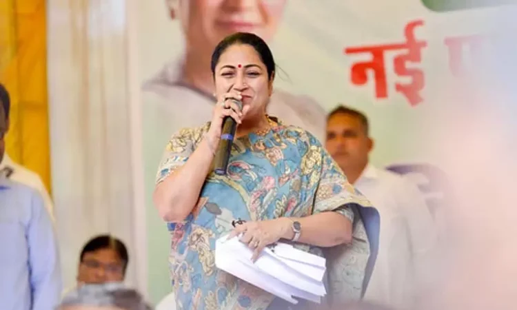 दिल्ली की मुख्यमंत्री रेखा गुप्ता ने अप्रयुक्त श्रम कोष और कम श्रमिक लाभ पर आप की आलोचना की