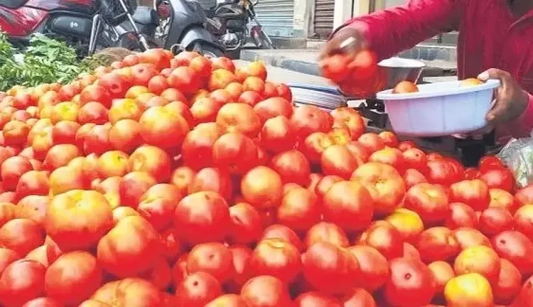 केंद्र ने दिल्ली में टमाटर की कीमतों के लिए भारी बारिश को जिम्मेदार ठहराया