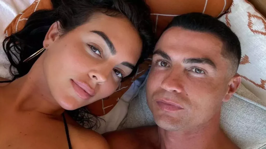 क्या आप जानते हैं Cristiano Ronaldo ने विग पहनकर और पैपराज़ी को चकमा देकर GF से चुपके से...