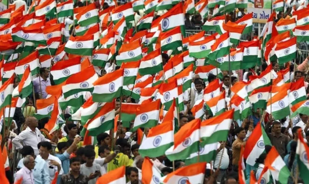 मंत्री, सांसद, विधायक सहित विभिन्न सामाजिक संगठन के लोग होंगे तिरंगा...