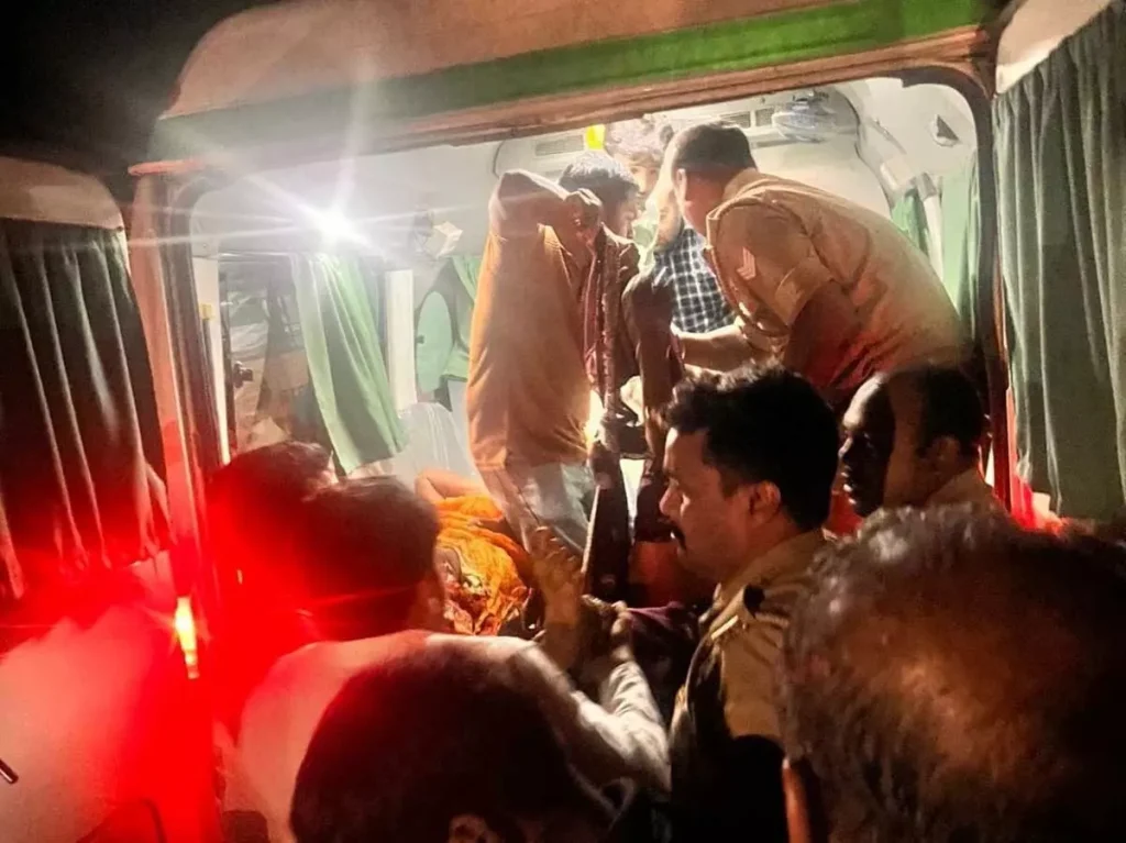 5 यात्रियों की मौत, बस और ट्रक में आमने-सामने की टक्कर
