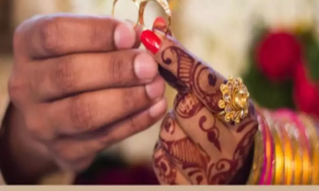 મેટ્રિમોનીના પ્રથમ ક્વાર્ટરના ચોખ્ખા નફામાં 40 ટકાનો ઘટાડો. મેટ્રિમોની ઘડિયાળો 40 પીસી ઘટાડો … मैट्रिमोनी के पहली तिमाही के शुद्ध लाभ में 40 प्रतिशत की गिरावट | Matrimony clocks 40 pc decline...