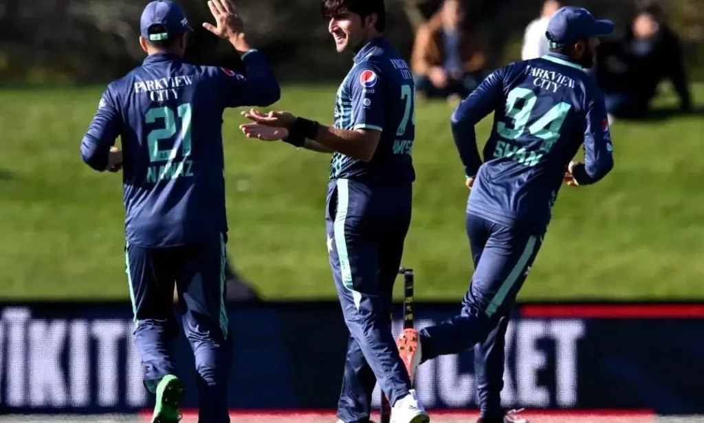 Sports: रन आउट होने के बाद साथी खिलाड़ी पर खूब भड़के पाकिस्तानी खिलाड़ी