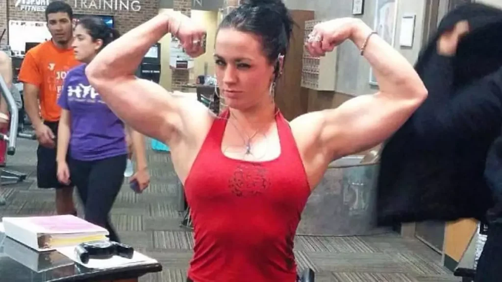 बॉडीबिल्डिंग स्टार Hayley McEneff ने दुनिया को अलविदा कहा