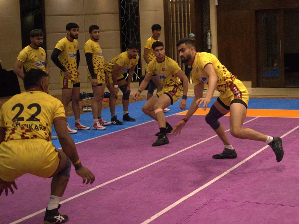 PKL सीजन 12 के ऑनर्स ने स्वतंत्रता दिवस मनाया, इससे जुड़े पूर्व सैनिकों को...