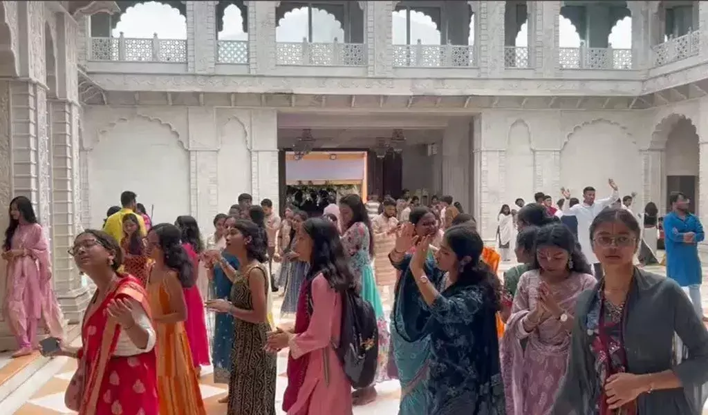 રાયપુર: ઇસ્કોન મંદિરમાં જનમાષ્ટમી પર ભક્તોને 1100 કિલો માલપુઆ તકોમાંનુ Raipur: इस्कॉन मंदिर में जन्माष्टमी पर भक्तों को 1100 किलो मालपुआ का प्रसाद