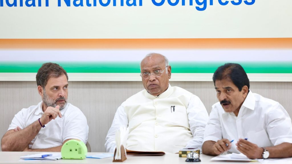 કોંગ્રેસના સાંસદ દીપ્રેન્ડર હૂડાએ આક્ષેપ કર્યો હતો કે હરિયાણાની ભાજપ સરકાર … कांग्रेस सांसद दीपेंद्र हुड्डा ने आरोप लगाया कि हरियाणा की भाजपा सरकार...