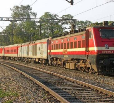 रेल मंत्री ने संसद में बताया कि अब सभी पैसेंजर कोचों में बायो टॉयलेट लगे...