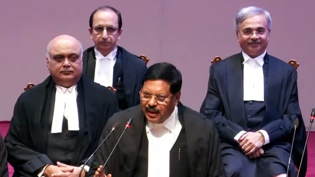 जस्टिस लोकुर की यह टिप्पणी ऐसे समय में आई है, जब कॉलेजियम की हालिया सिफारिश...