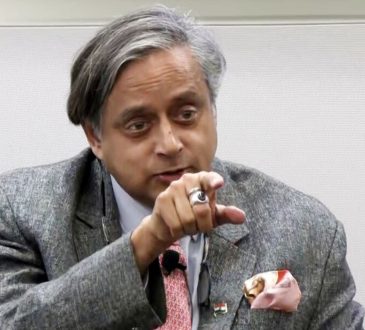 राष्ट्रपति डोनाल्ड ट्रंप ने 6 अगस्त को एक कार्यकारी आदेश पर हस्ताक्षर किए,...