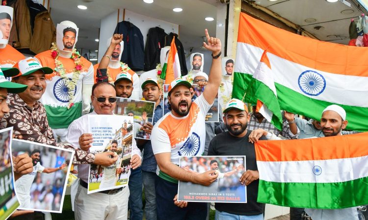 ओवल टेस्ट के हीरो मोहम्मद सिराज का बुधवार को हैदराबाद पहुंचने पर फैंस ने...