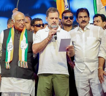 यह विवाद राहुल गांधी की प्रेस कॉन्फ्रेंस से शुरू हुआ, जिसमें उन्होंने EC पर...