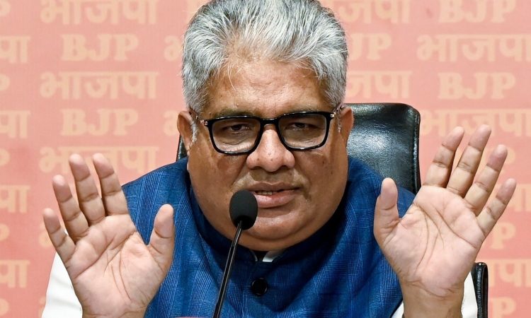 केंद्रीय मंत्री ने कांग्रेस नेता पर चुनाव में हार के बाद निर्वाचन आयोग को...