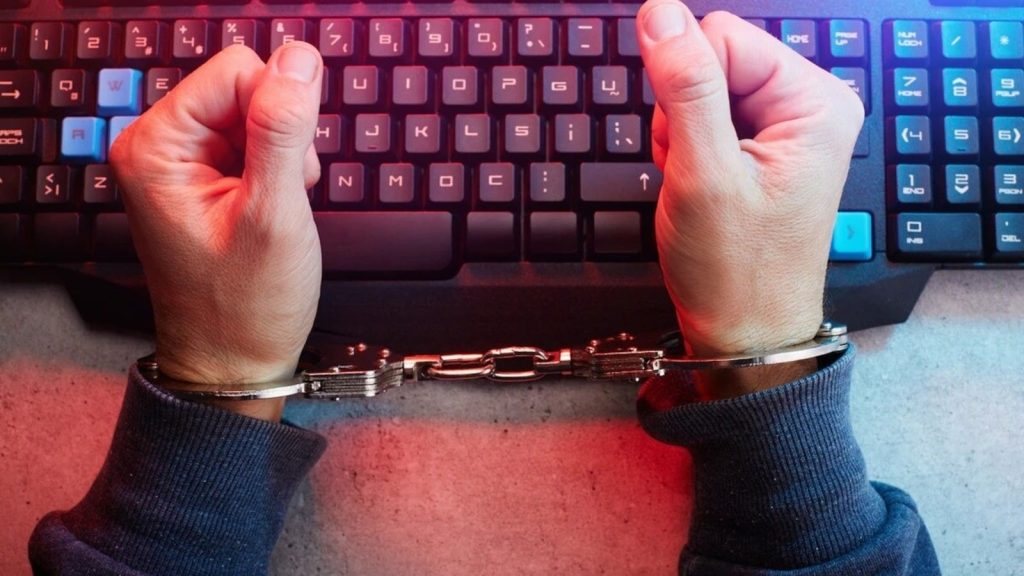 viral news: एक अमेरिकी व्यक्ति ने अपने इंटरनेट वाले प्यार से मिलने के लिए अपनी मौत...