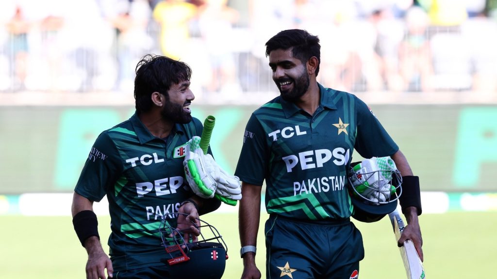 पाकिस्तान के पूर्व तेज गेंदबाज तनवीर अहमद ने कहा है कि अगर बाबर आजम और...